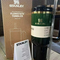 Stanley x Wicked Elphaba Quencher H2.0 FlowState Tumbler – 40 oz / 1.18 L – Green –