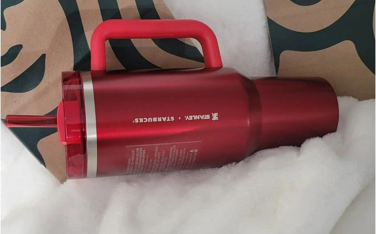 Stanley x Starbucks Limited Holiday Red Quencher H2.0 FlowState Tumbler – 40 oz /